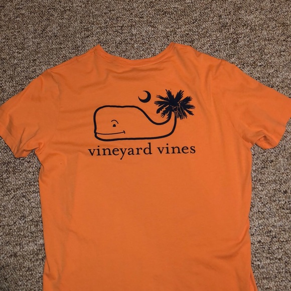Limited edition tropical vineyard vines tee shirt - Picture 2 of 2